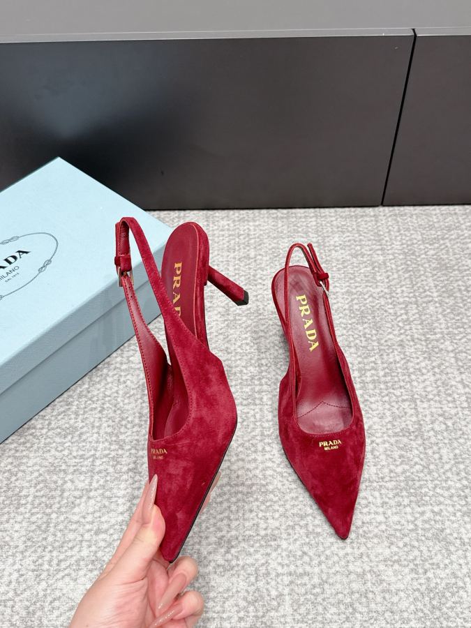 Prada women's shoes SSS launches Prada’s latest long boots, sandals, thin heels, empty backs, — AAA Quality Replica — photo 4