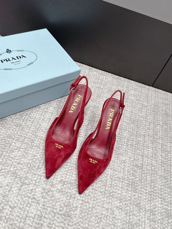 Prada women's shoes SSS launches Prada’s latest long boots, sandals, thin heels, empty backs, — AAA Quality Replica — photo 3