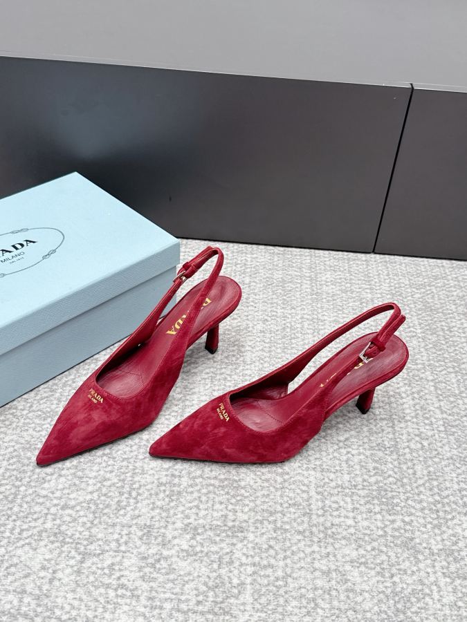 Prada women's shoes SSS launches Prada’s latest long boots, sandals, thin heels, empty backs, — AAA Quality Replica — photo 2