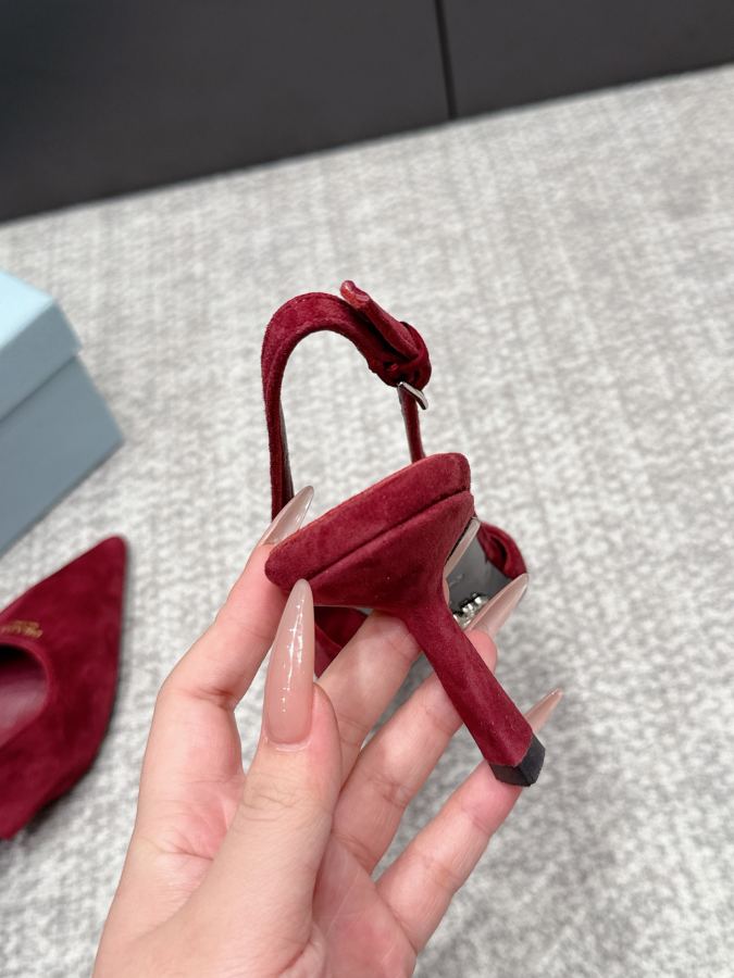 Prada women's shoes SSS launches Prada’s latest long boots, sandals, thin heels, empty backs, — AAA Quality Replica — photo 9