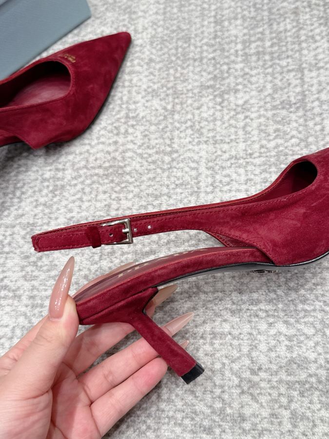 Prada women's shoes SSS launches Prada’s latest long boots, sandals, thin heels, empty backs, — AAA Quality Replica — photo 8