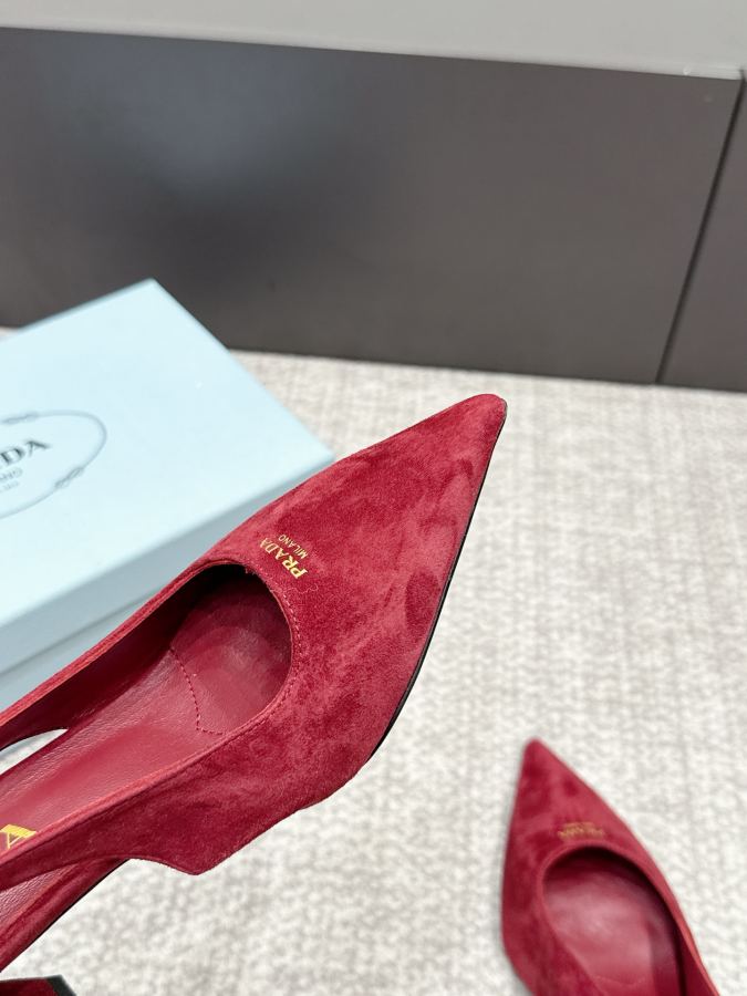 Prada women's shoes SSS launches Prada’s latest long boots, sandals, thin heels, empty backs, — AAA Quality Replica — photo 6