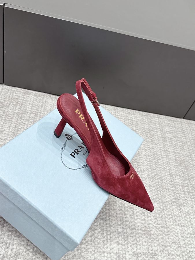 Prada women's shoes SSS launches Prada’s latest long boots, sandals, thin heels, empty backs, — AAA Quality Replica — photo 5