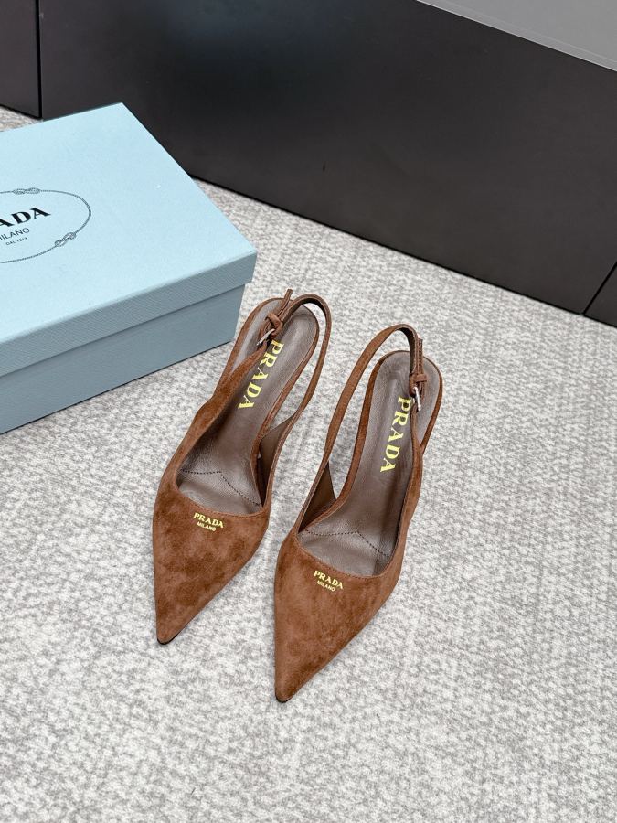 Prada women's shoes SSS launches Prada’s latest long boots, sandals, thin heels, empty backs, — AAA Quality Replica — photo 4