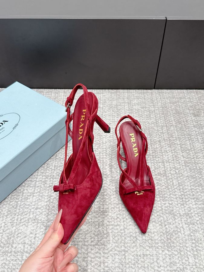 Prada women's shoes SSS launches Prada’s latest long boots, sandals, thin heels, empty backs, — Premium Replica — photo 4