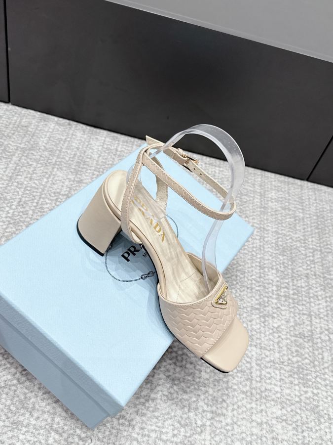 Prada women's shoes SSS launches Prada’s latest long boots, sandals, thin heels, empty backs, — Premium Replica — photo 5