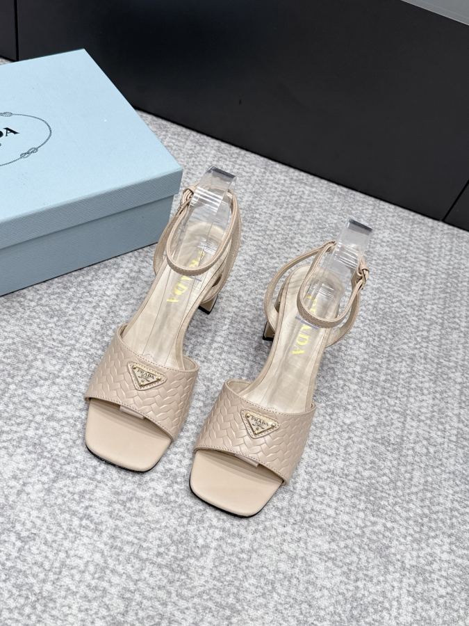 Prada women's shoes SSS launches Prada’s latest long boots, sandals, thin heels, empty backs, — Premium Replica — photo 3