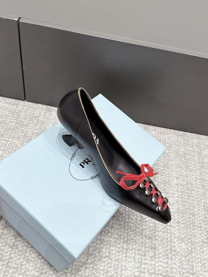 Prada women's shoes SSS launches Prada’s latest long boots, sandals, thin heels, empty backs, — AAA Quality Replica — photo 5
