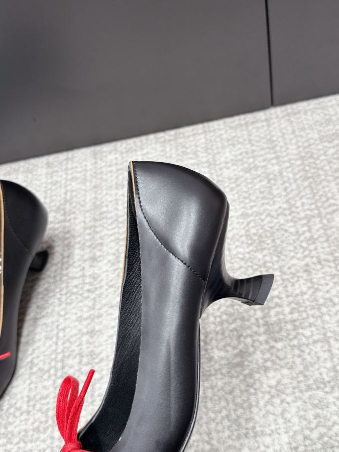 Prada women's shoes SSS launches Prada’s latest long boots, sandals, thin heels, empty backs, — AAA Quality Replica — photo 8
