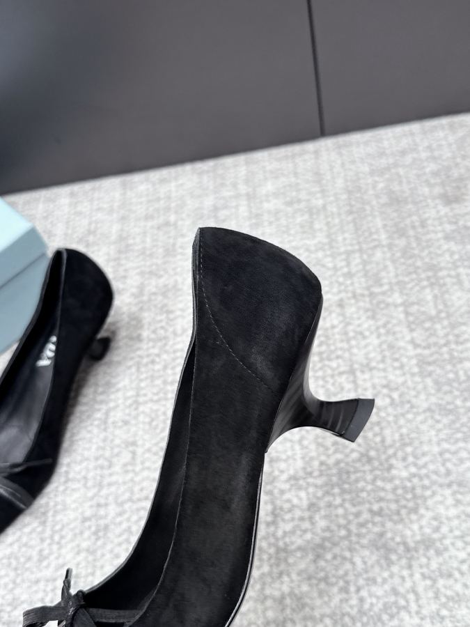 Prada women's shoes SSS launches Prada’s latest long boots, sandals, thin heels, empty backs, — 1:1 Replica For Sale — photo 7