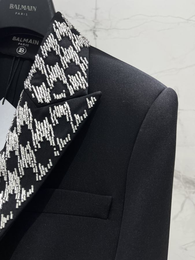 BALMAIN Women 𝗕𝗔𝗟𝗠𝗔𝗜* Balmain New heavy industry beaded slim fit short suit — 1:1 Replica — photo 3