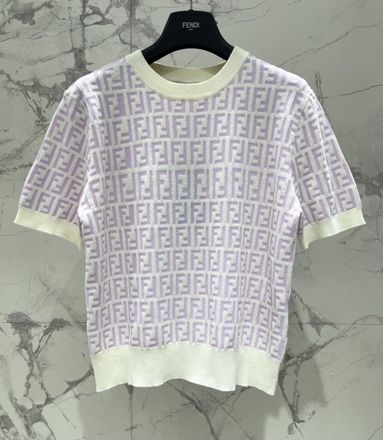 Fendi Women 𝗙𝗘𝗡𝗗* Fendi early spring New embossed three-dimensional letter knitted short — 1:1 Replica — photo 3