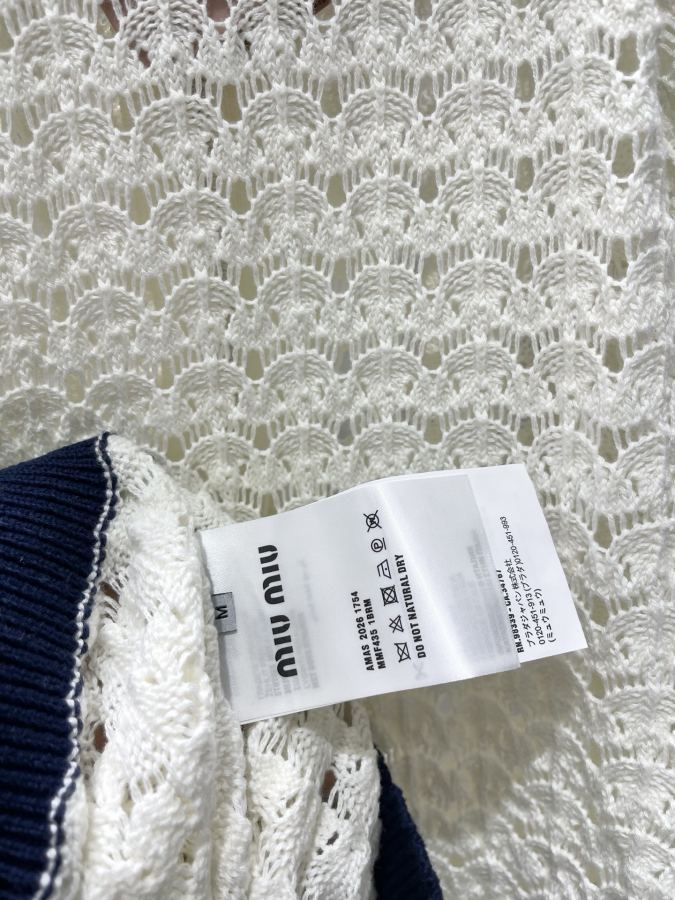 Miumiu Women 𝗠𝗜𝗨𝗠𝗜𝗨* Miu lapel contrasting hollow letter logo zipper sweater — 1:1 Replica — photo 7