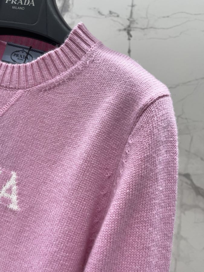 Prada Women 𝗣𝗥𝗔𝗗* Prada early spring New letter intarsia logo wool crew neck sweater — AAA Quality Replica — photo 4