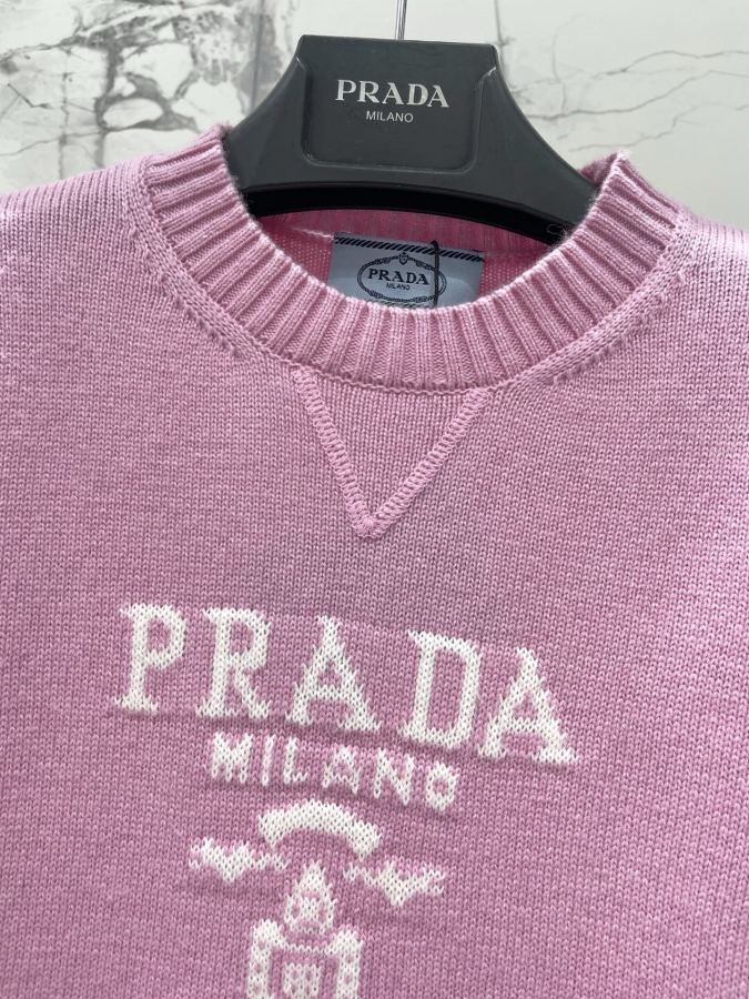 Prada Women 𝗣𝗥𝗔𝗗* Prada early spring New letter intarsia logo wool crew neck sweater — AAA Quality Replica — photo 3