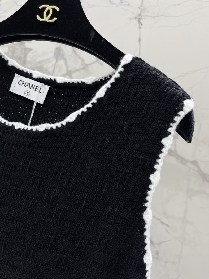 Chanel Women 𝗖𝗛𝗔𝗡𝗘* Xiaoxiang holiday style hollow braided contrast lace stitch dress — Premium Replica — photo 3