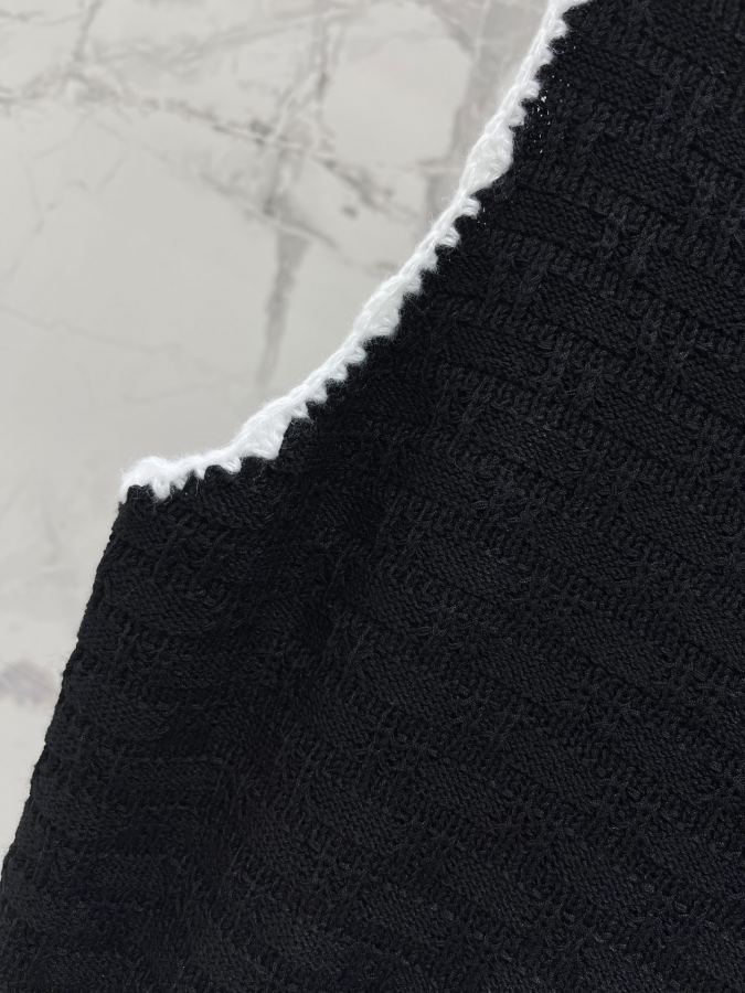 Chanel Women 𝗖𝗛𝗔𝗡𝗘* Xiaoxiang holiday style hollow braided contrast lace stitch dress — Premium Replica — photo 5