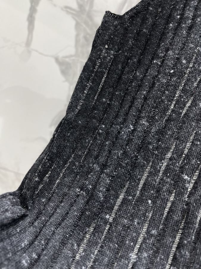 Miumiu Women 𝗠𝗜𝗨𝗠𝗜𝗨* Miu Early Spring New High Neck Knitted Sleeveless Vest — AAA Quality Replica — photo 8