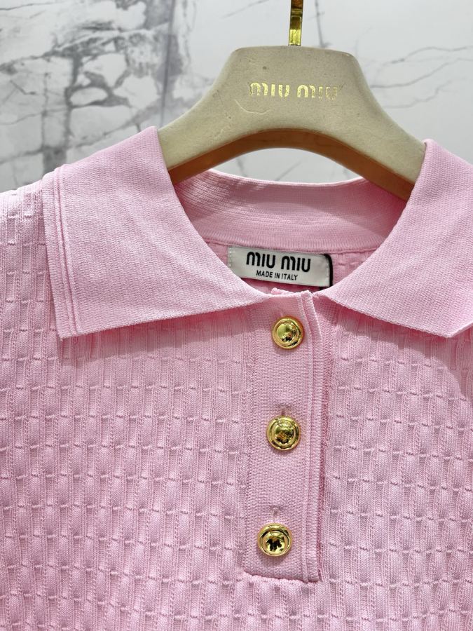 Miumiu Women 𝗠𝗜𝗨𝗠𝗜𝗨* Miu Early Spring New Metal Buckle Knitted Suit — 1:1 Replica For Sale — photo 4