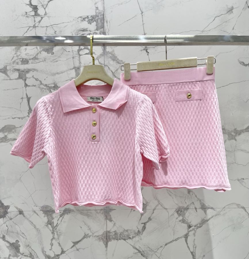 Miumiu Women 𝗠𝗜𝗨𝗠𝗜𝗨* Miu Early Spring New Metal Buckle Knitted Suit — AAA Quality Replica — photo 8