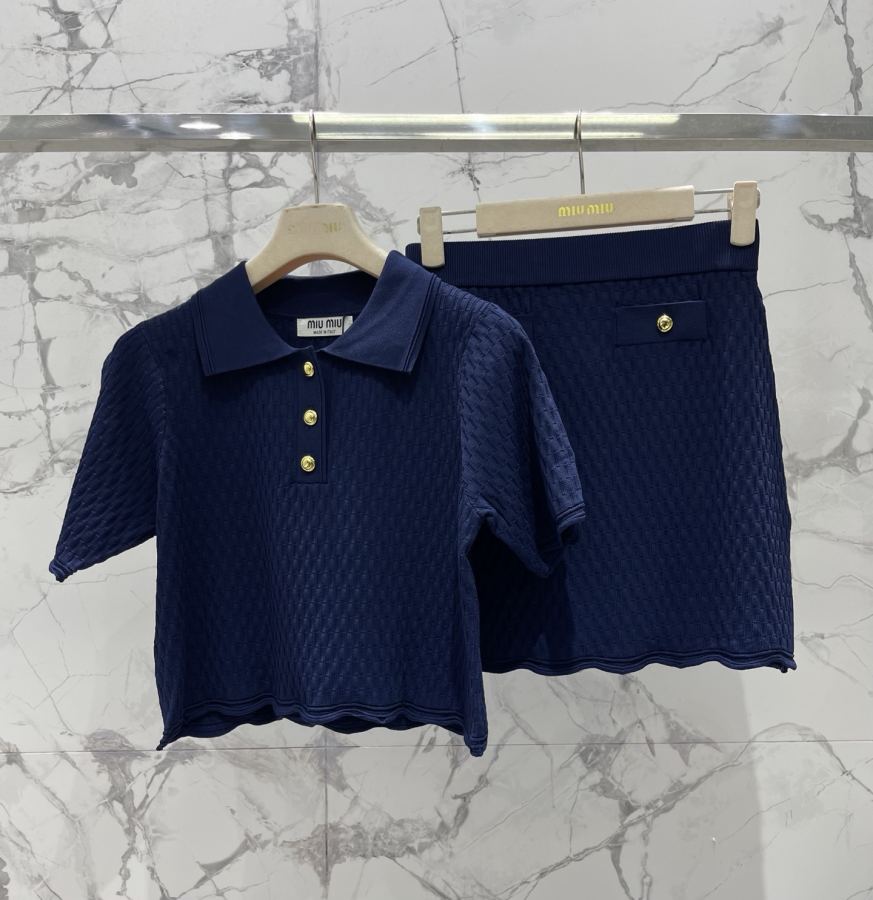 Miumiu Women 𝗠𝗜𝗨𝗠𝗜𝗨* Miu Early Spring New Metal Buckle Knitted Suit — 1:1 Replica For Sale — photo 8