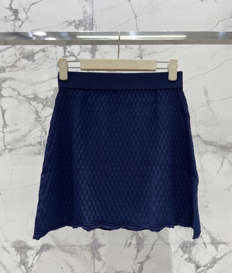 Miumiu Women 𝗠𝗜𝗨𝗠𝗜𝗨* Miu Early Spring New Metal Buckle Knitted Suit — 1:1 Replica For Sale — photo 7