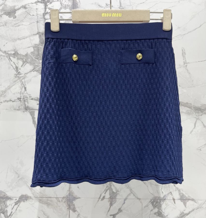 Miumiu Women 𝗠𝗜𝗨𝗠𝗜𝗨* Miu Early Spring New Metal Buckle Knitted Suit — 1:1 Replica For Sale — photo 2