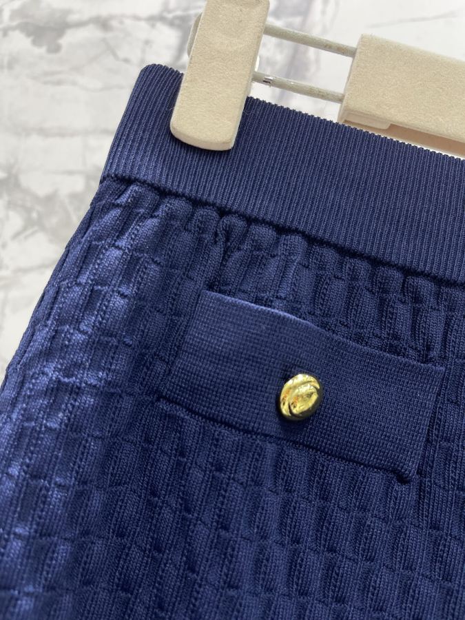 Miumiu Women 𝗠𝗜𝗨𝗠𝗜𝗨* Miu Early Spring New Metal Buckle Knitted Suit — 1:1 Replica For Sale — photo 3