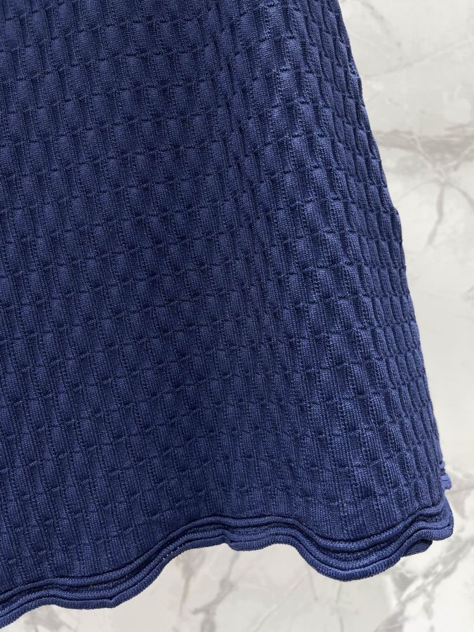 Miumiu Women 𝗠𝗜𝗨𝗠𝗜𝗨* Miu Early Spring New Metal Buckle Knitted Suit — 1:1 Replica For Sale — photo 4