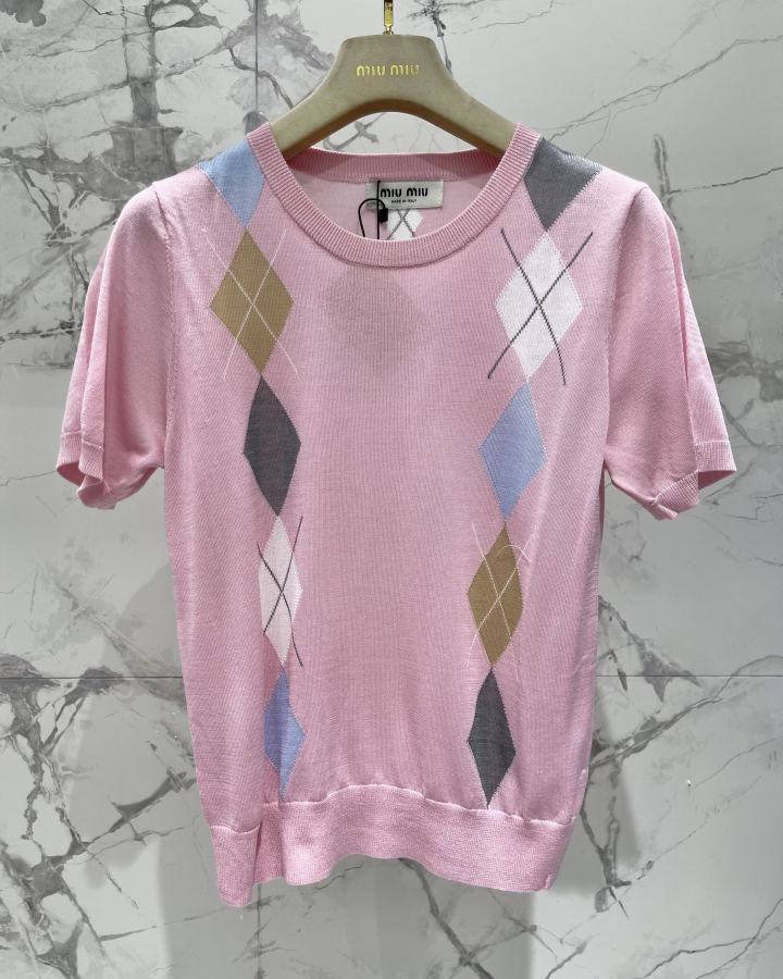 Miumiu Women 𝗠𝗜𝗨𝗠𝗜𝗨* Miu early spring retro diamond plaid knitted round neck — AAA Quality Replica — photo 3
