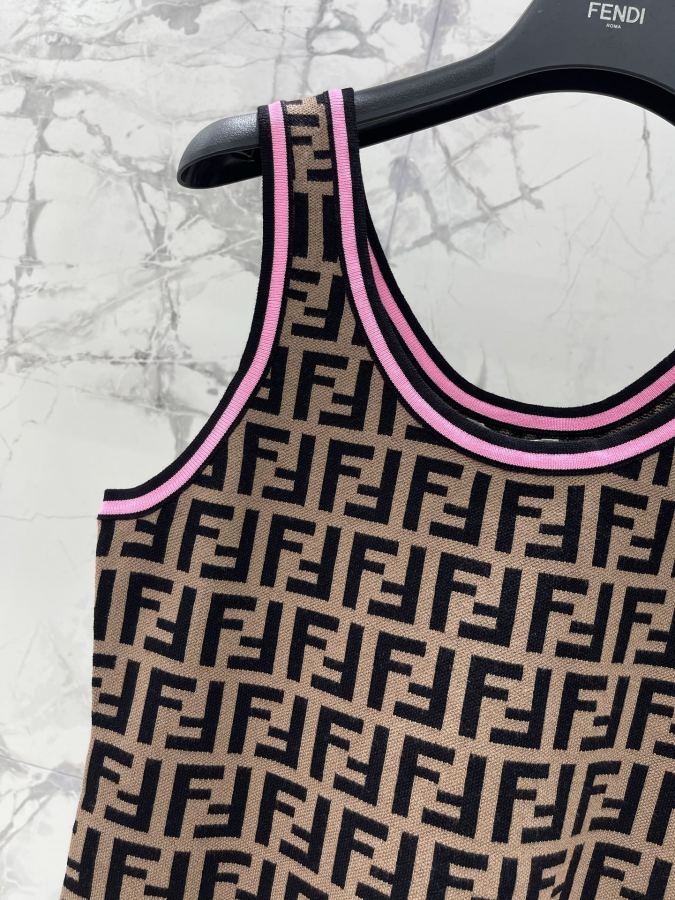 Fendi Women 𝗙𝗘𝗡𝗗* Fendi early spring New contrasting color jacquard U-neck letter vest — Premium Replica — photo 3