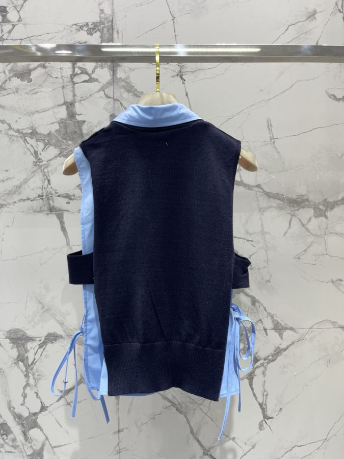 Miumiu Women 𝗠𝗜𝗨𝗠𝗜𝗨* Miu college style layered vest top two-piece knitted vest — 1:1 Replica — photo 9