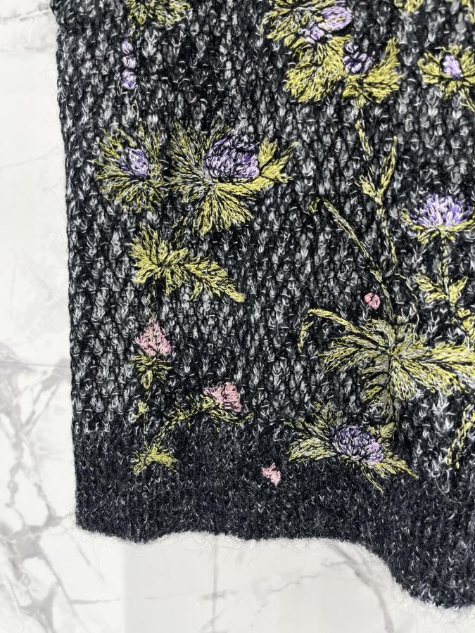 Dior Women 𝗗𝗜𝗢𝗥* Dior New Heavy Embroidered Floral Knitted Vest — 1:1 Replica For Sale — photo 5