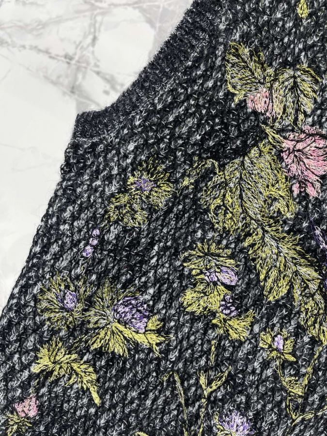 Dior Women 𝗗𝗜𝗢𝗥* Dior New Heavy Embroidered Floral Knitted Vest — 1:1 Replica For Sale — photo 4