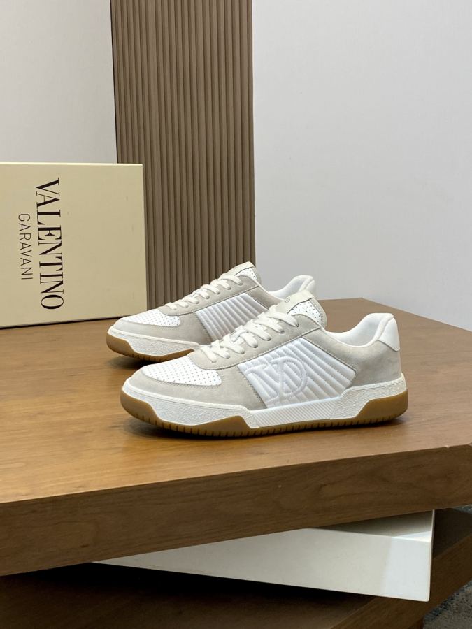 VALENTINO shoe VLTN 𝑶𝒏𝒆𝑺𝒕𝒖𝒅 2024 New. ZP. / 𝐓𝐏𝐔 39-44.45 — 1:1 Replica — photo 3