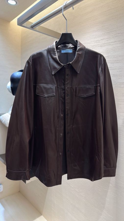 Prada Women Reshape the looseness of your boyfriend’s shirt — Premium Replica — photo 5