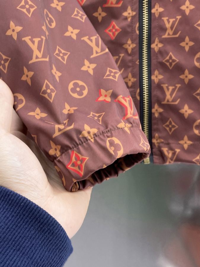 LV men Louis Vuitton LV 2026 logo M-3 XL — photo 12