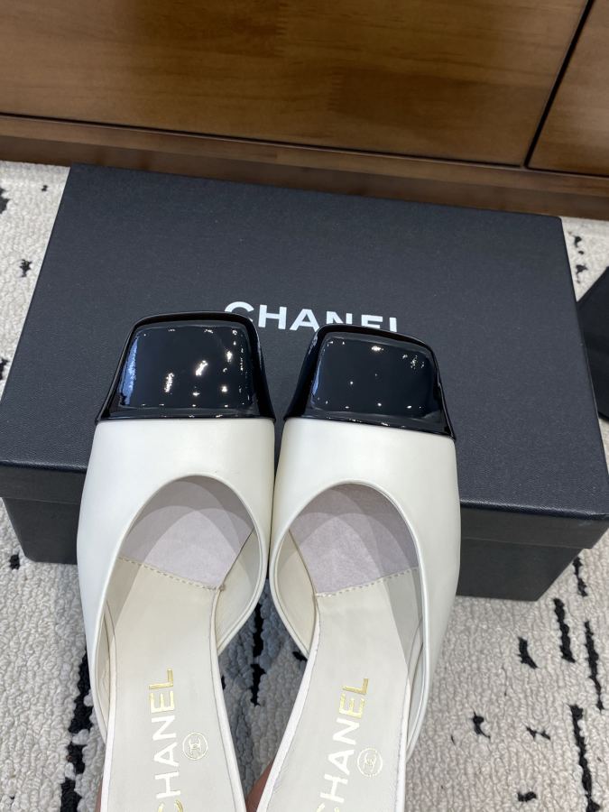 CHANEL women's shoes Xiaoxiang 2026 Early Autumn New square toe Mary Jane thick heel slippers, retro — Premium Replica — photo 4
