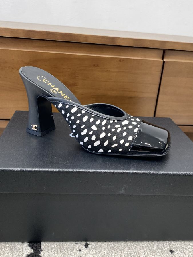 CHANEL women's shoes Xiaoxiang 2026 Early Autumn New square toe Mary Jane thick heel slippers, retro — 1:1 Replica — photo 8