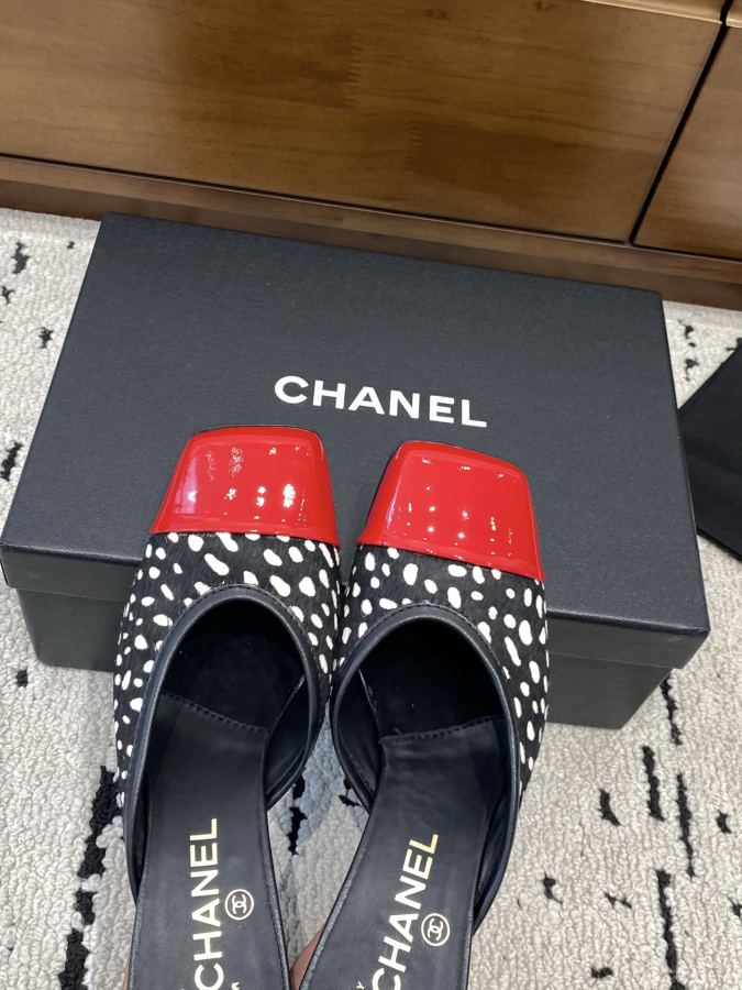 CHANEL women's shoes Xiaoxiang 2026 Early Autumn New square toe Mary Jane thick heel slippers, retro — Premium Replica — photo 4