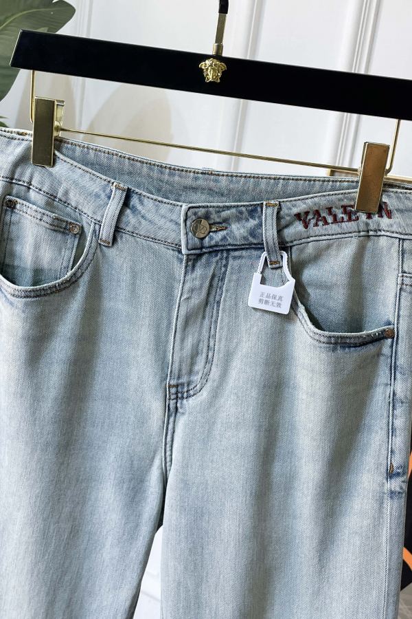 Valentino men 2026ss Spring and Summer straight jeans, Year of the Horse, imported denim, heavy — AAA Quality Replica — photo 4