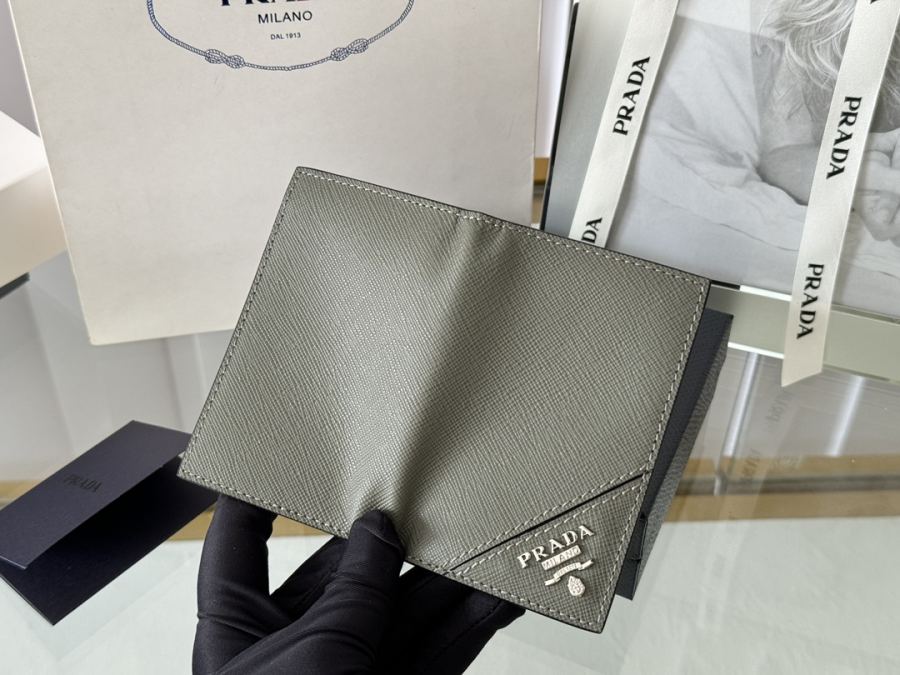 PRADA bag cross pattern unisex card holder, can be placed in pockets, bags, and can be held in the — 1:1 Replica — photo 6