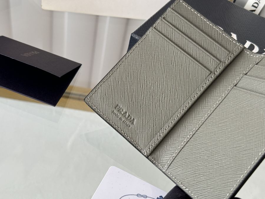 PRADA bag cross pattern unisex card holder, can be placed in pockets, bags, and can be held in the — 1:1 Replica — photo 8