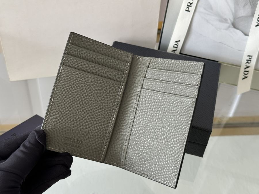 PRADA bag cross pattern unisex card holder, can be placed in pockets, bags, and can be held in the — AAA Quality Replica — photo 7