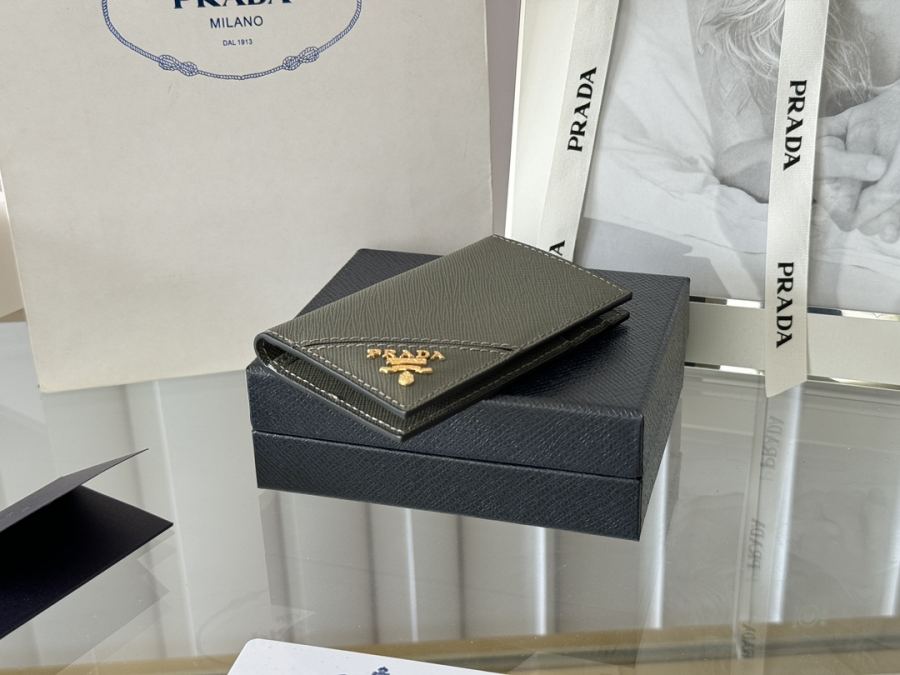 PRADA bag cross pattern unisex card holder, can be placed in pockets, bags, and can be held in the — AAA Quality Replica — photo 5