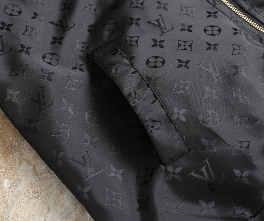 LV heren Louis Vuitton LV 2026 logo M-3 XL — photo 11
