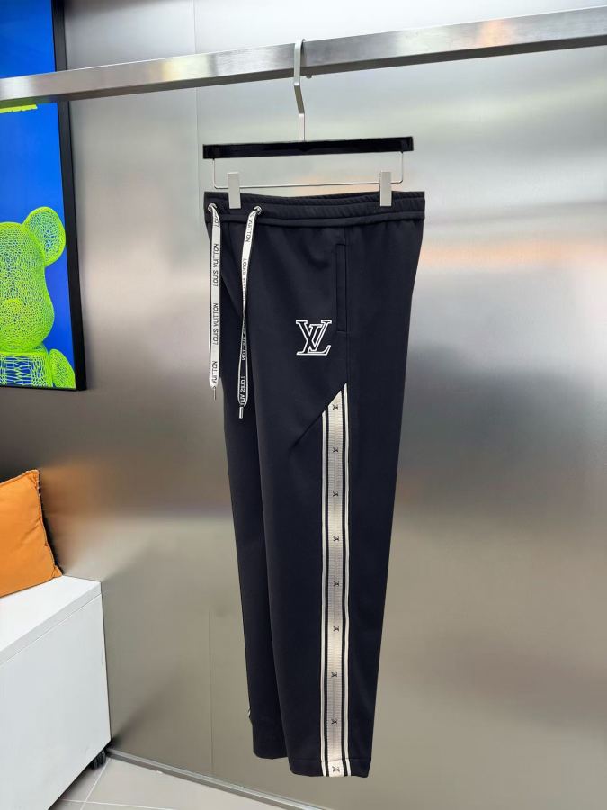 LV мужчины Louis Vuitton LV 2026 ЛОГОТИП M 3 XL — photo 3