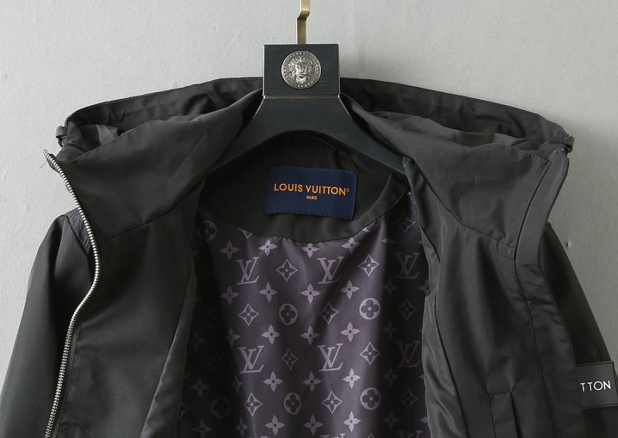 LV мужчины Louis Vuitton LV 2026 логотип M-3 XL — photo 21