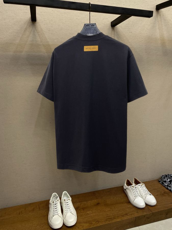 LV men Louis Vuitton LV 2026 New T logo 260. S XXL 210 — Premium Replica — photo 2