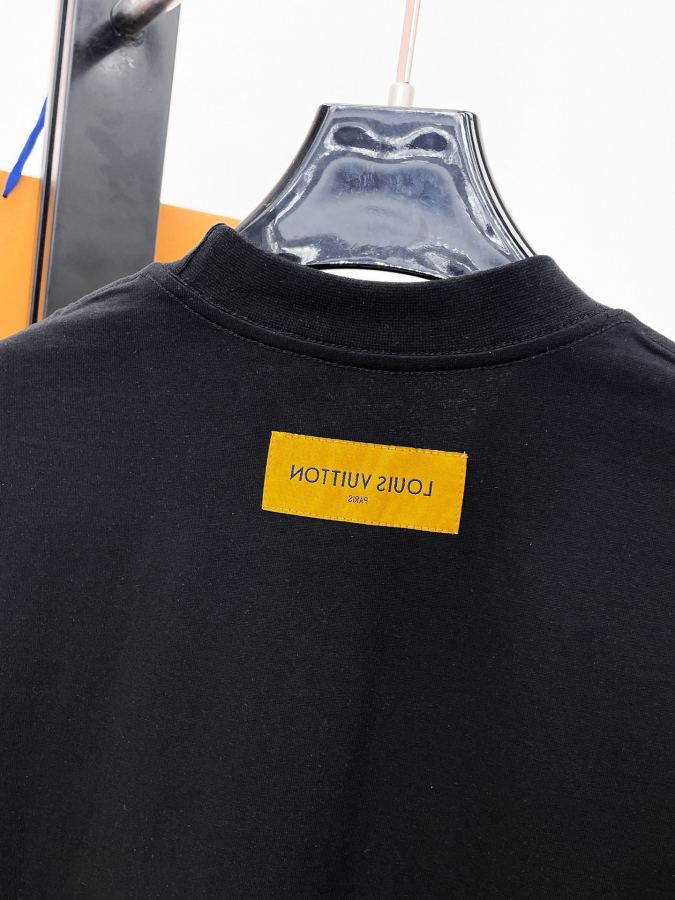 LV men Louis Vuitton LV 2026 New T logo 260. S XXL 210 — Premium Replica — photo 5